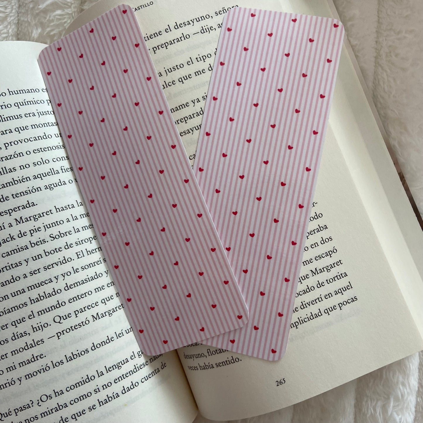 Marcapáginas corazoncitos