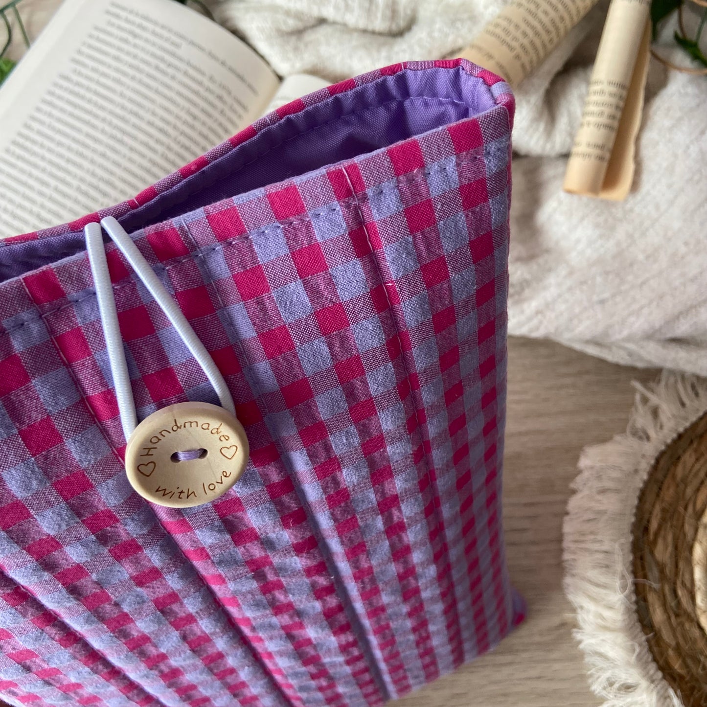 Funda literaria vichy morado y rosa