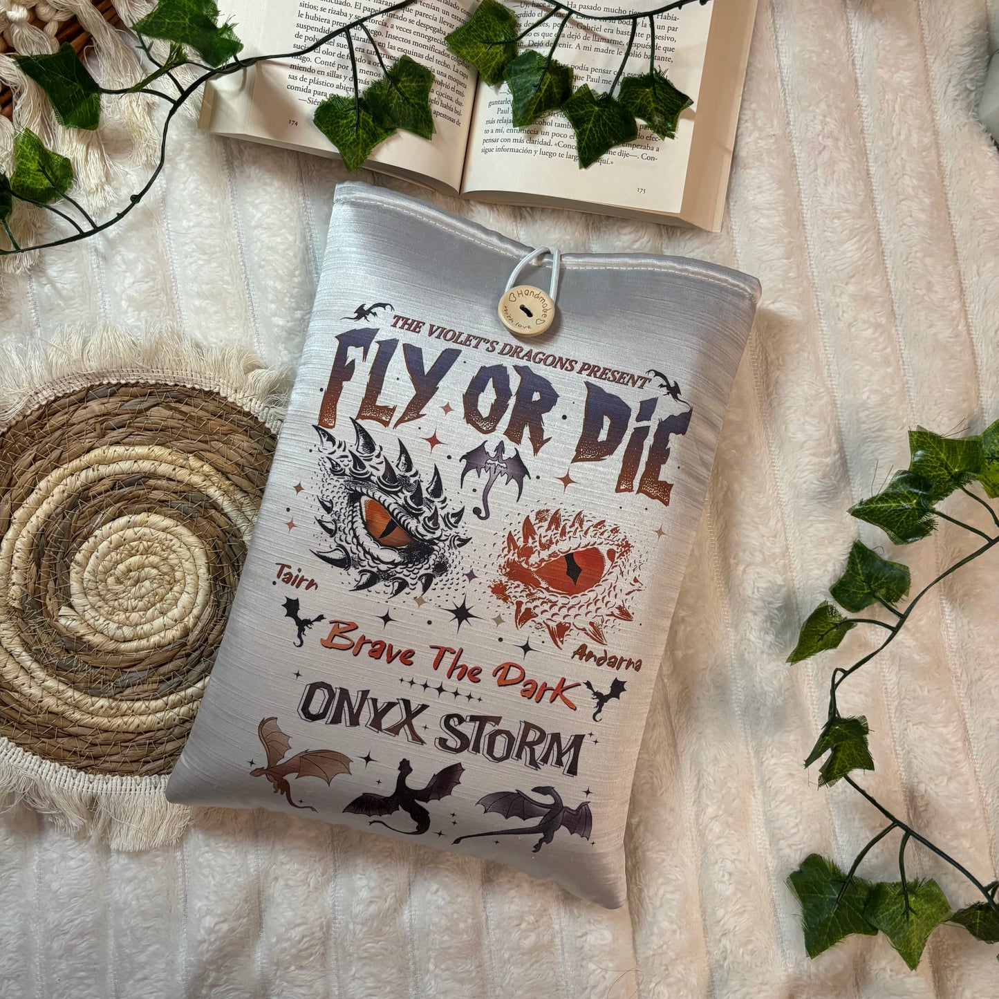 Funda literaria Fly or die