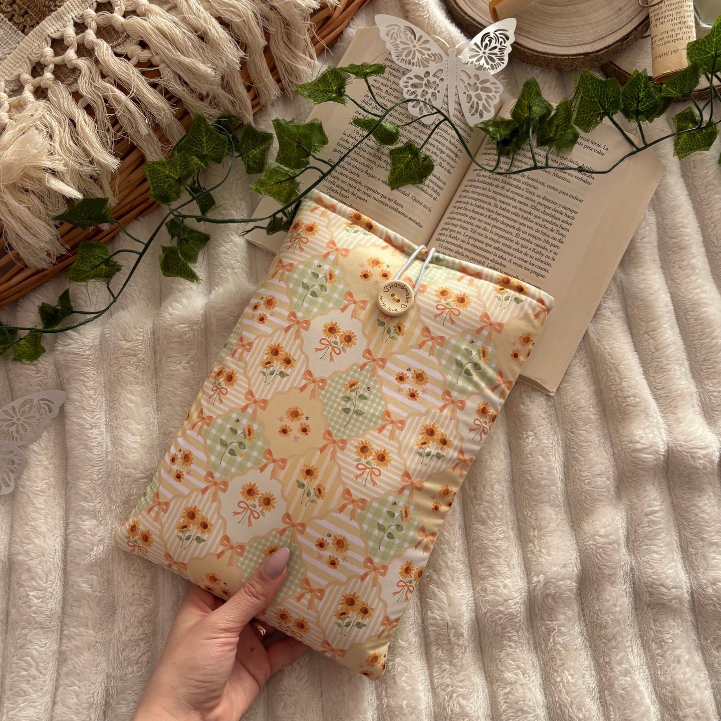 Funda literaria girasoles en primavera