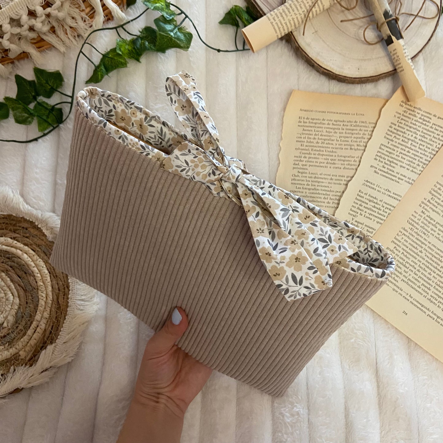 Funda literaria Versalles de pana