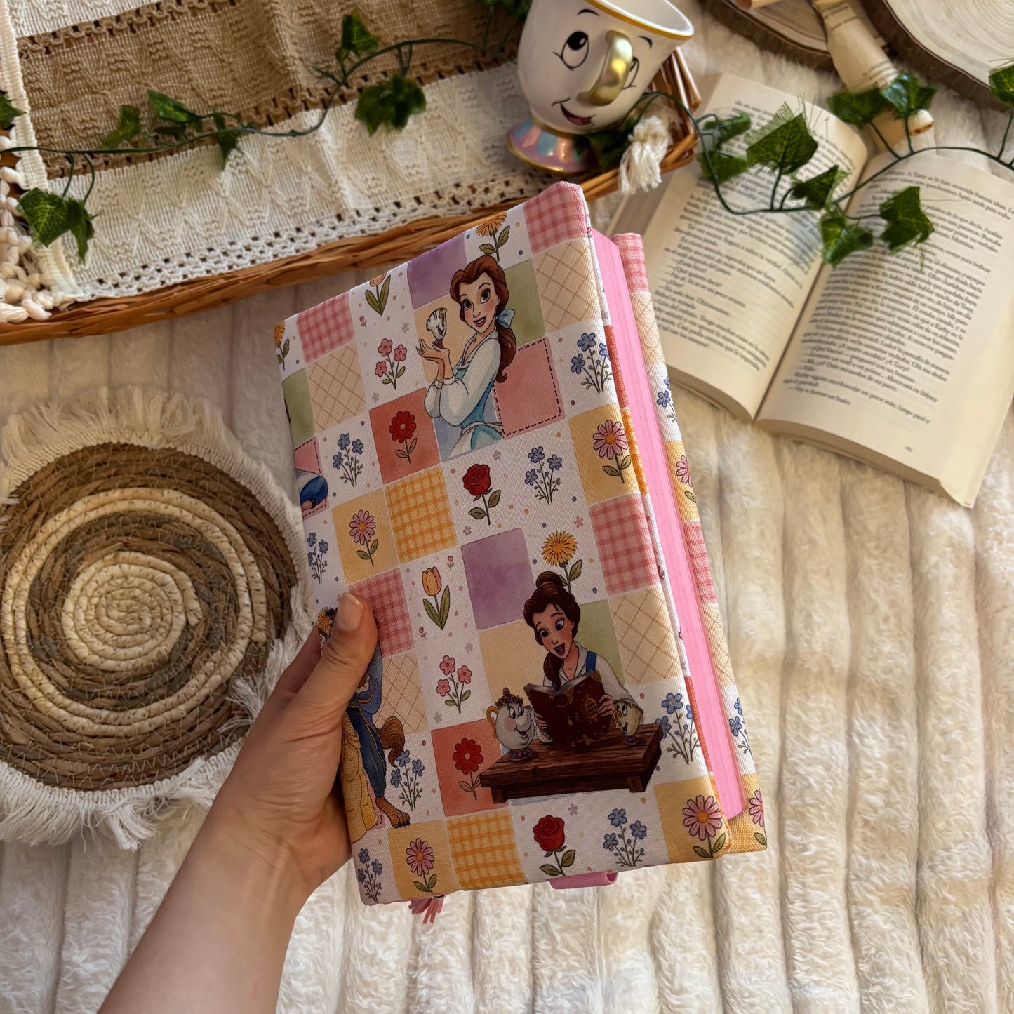 Funda ajustable Bella y Bestia Bloom impermeable