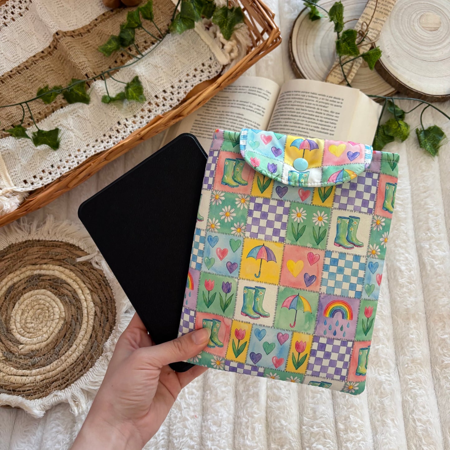 Funda kindle/kobo libra colour corazones de Abril