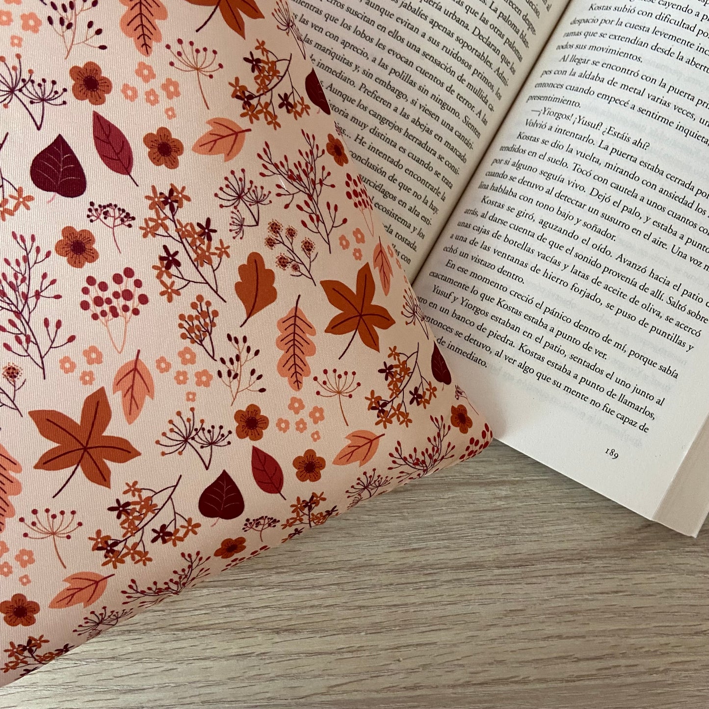 Funda literaria hojas otoñales