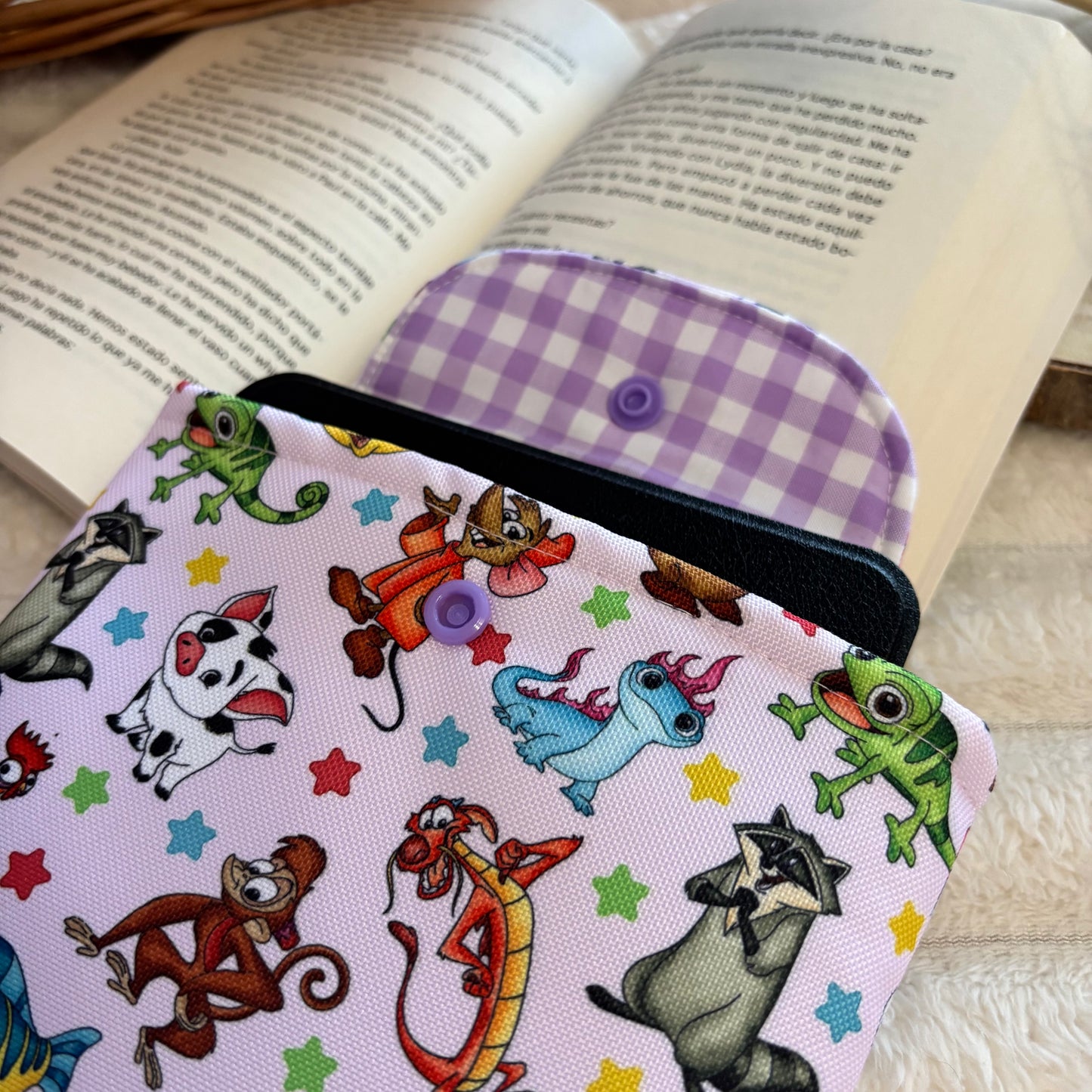 Funda kindle/kobo libra colour mascotas Disney impermeable