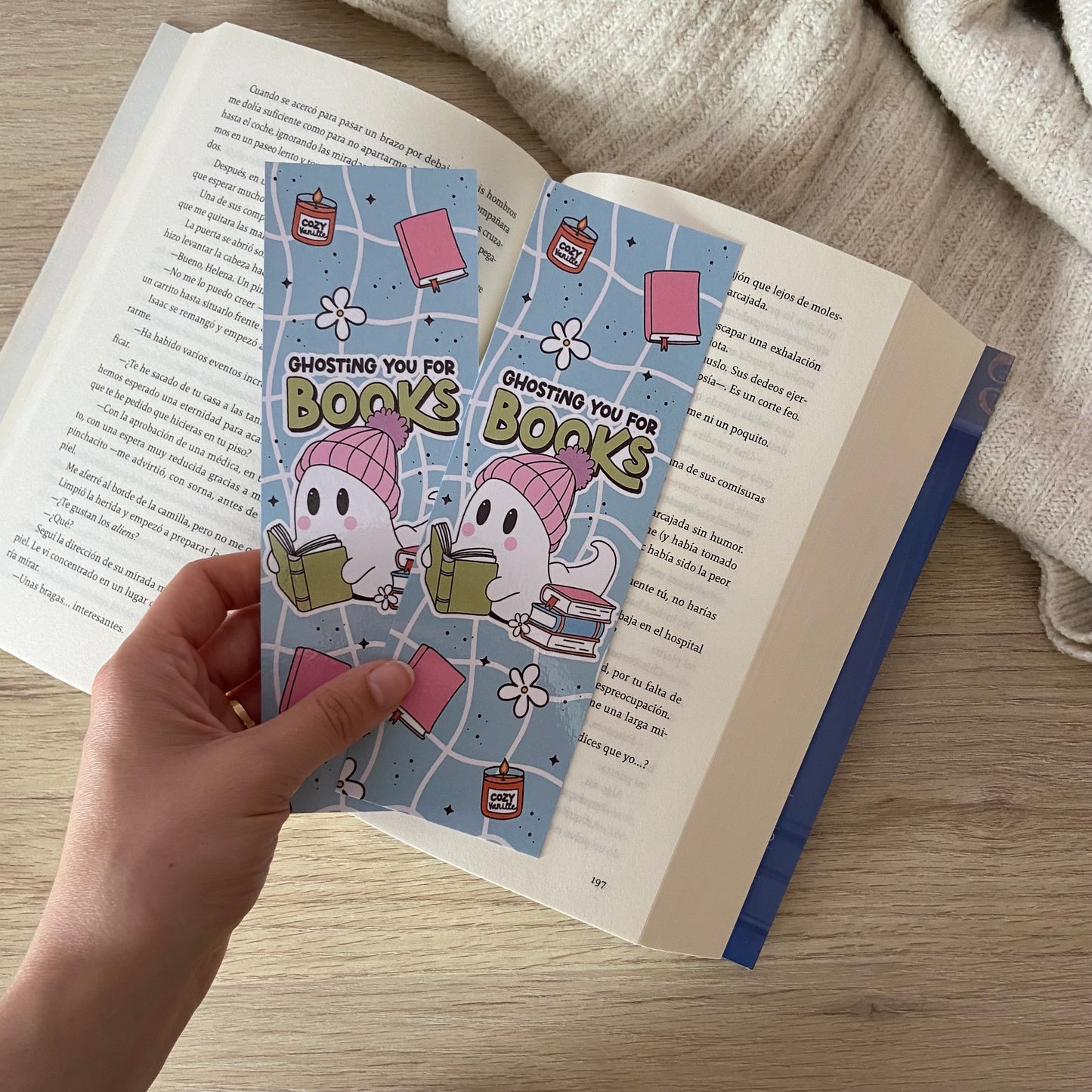 Marcapáginas ghosting you for books