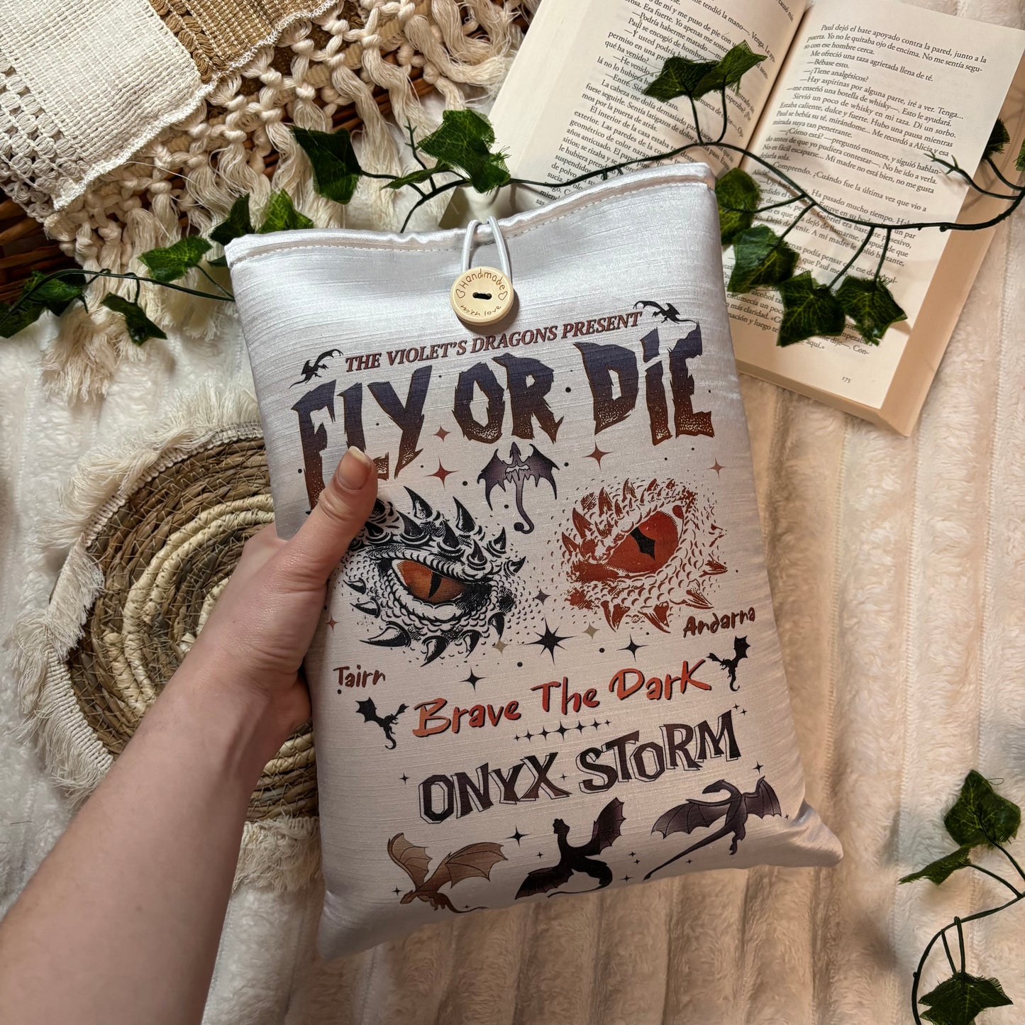 Funda literaria Fly or die