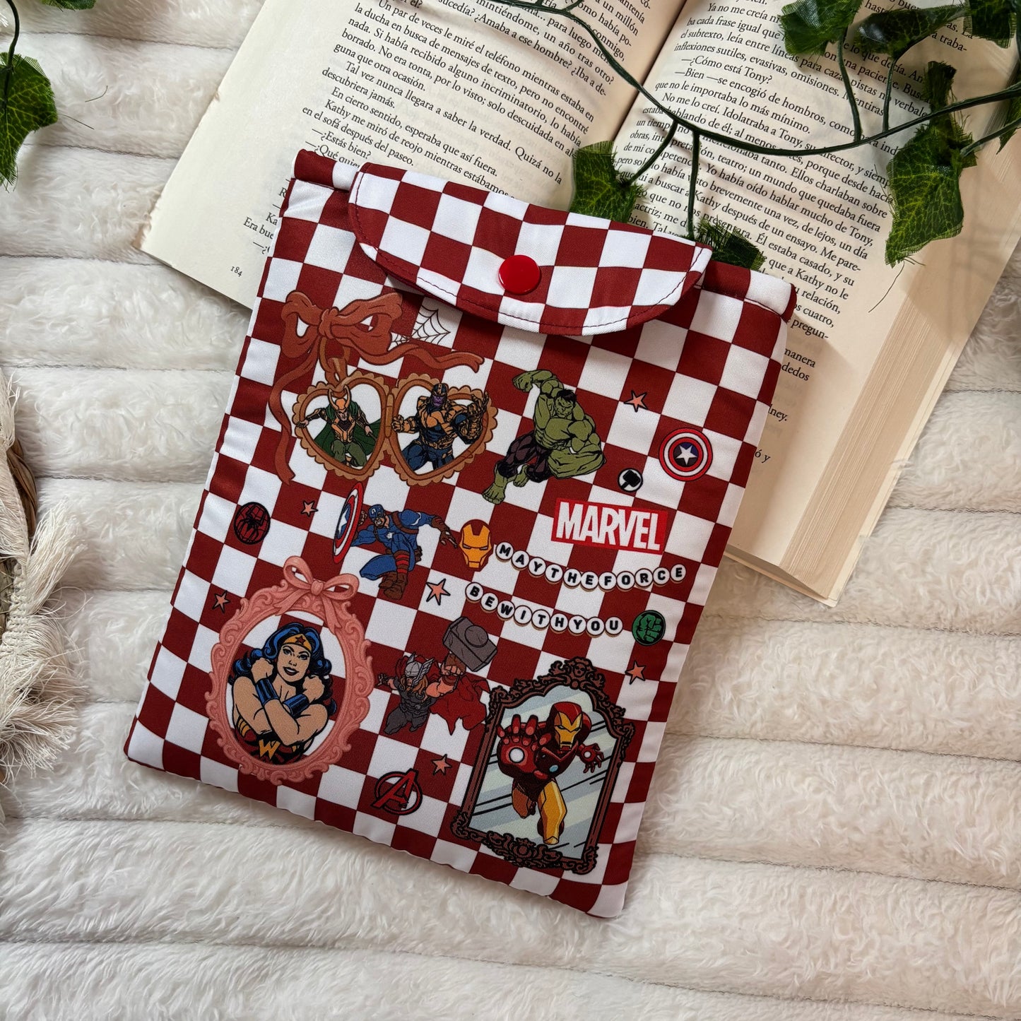 Funda kindle/kobo libra colour Marvel