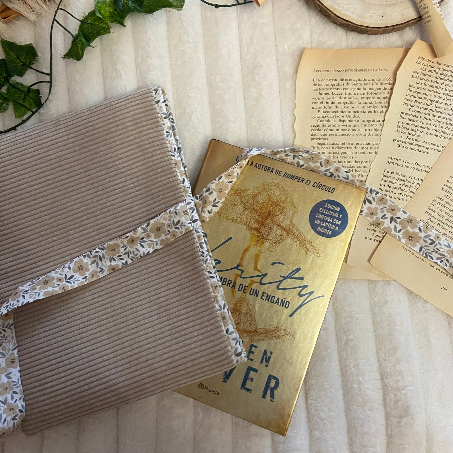 Funda literaria Versalles de pana