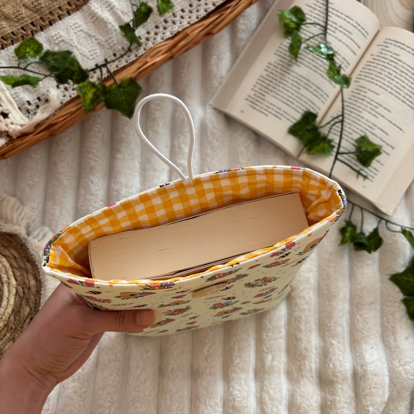 Funda literaria panel de abejas