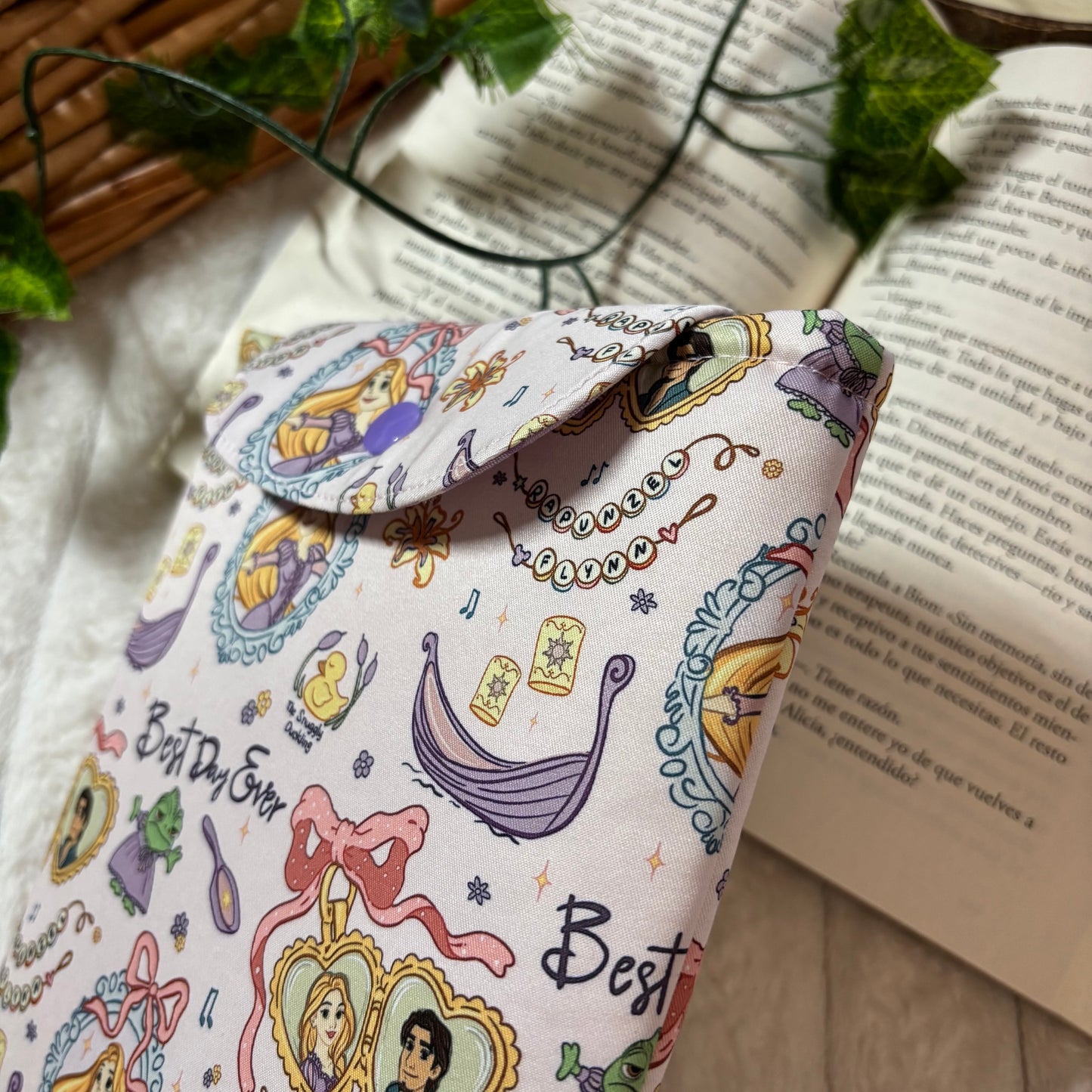 Funda kindle/kobo libra colour Rapunzel y Finn