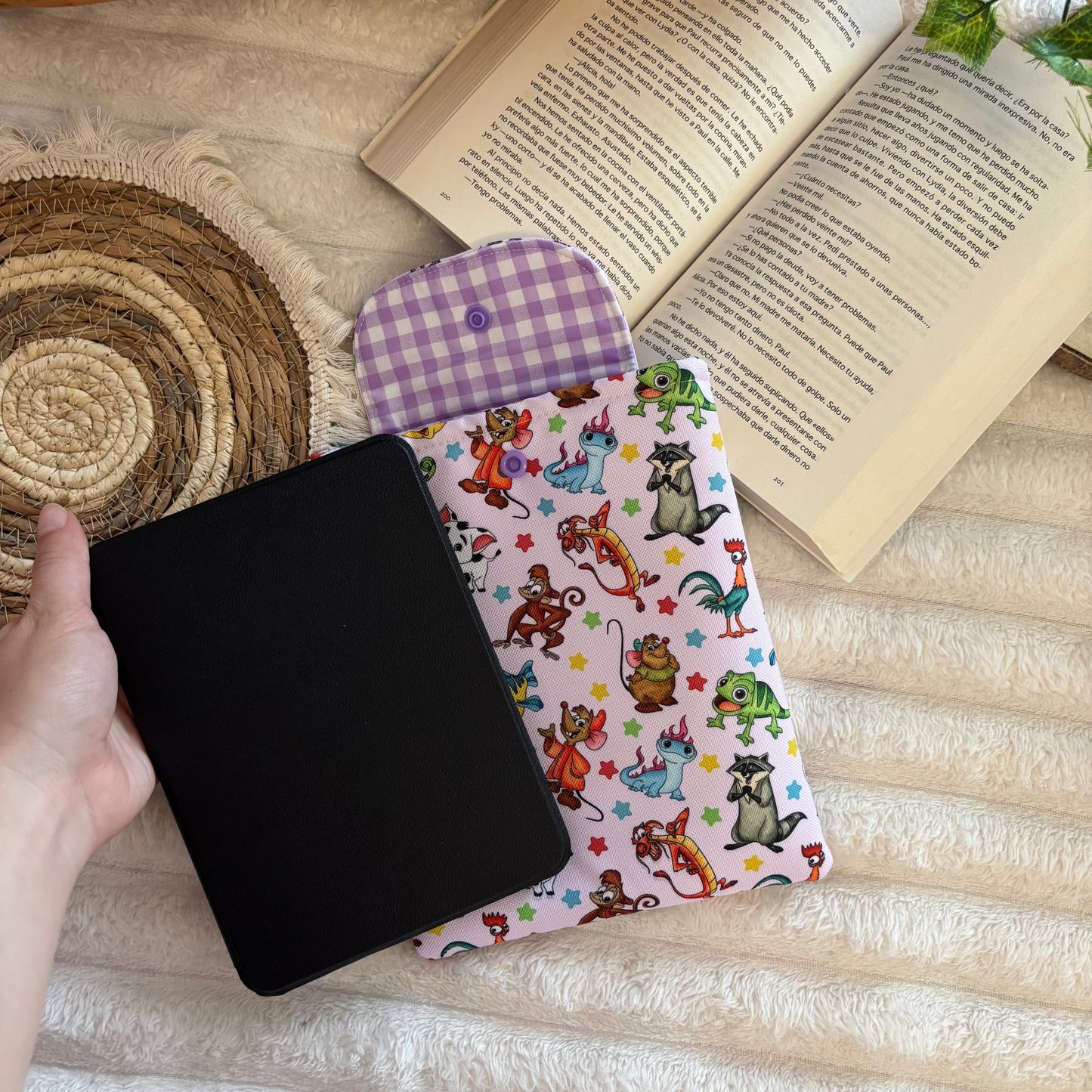 Funda kindle/kobo libra colour mascotas Disney impermeable
