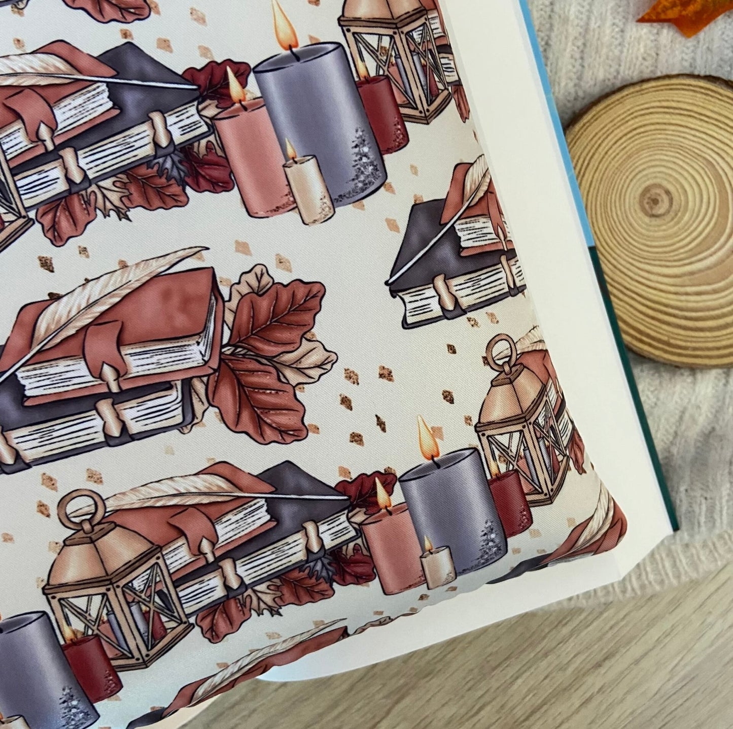 Funda literaria reading in autumn