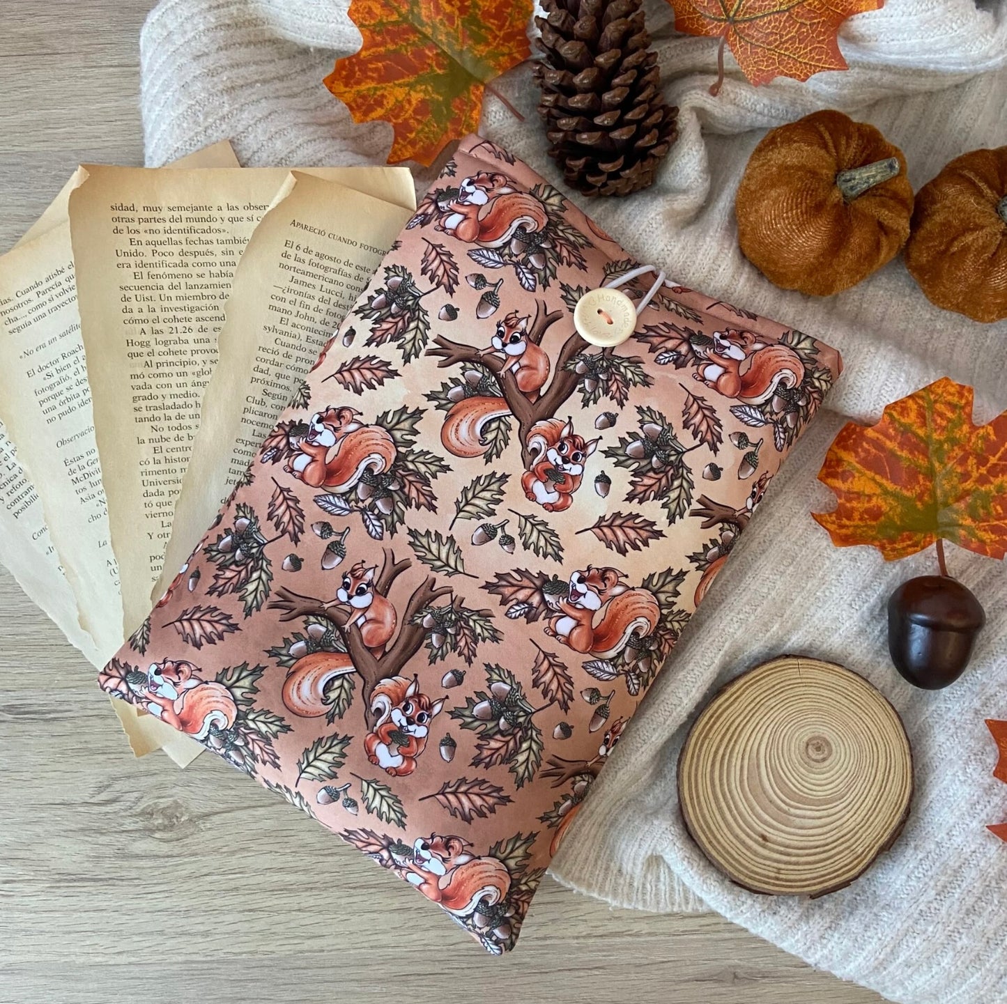 Funda literaria ardillitas