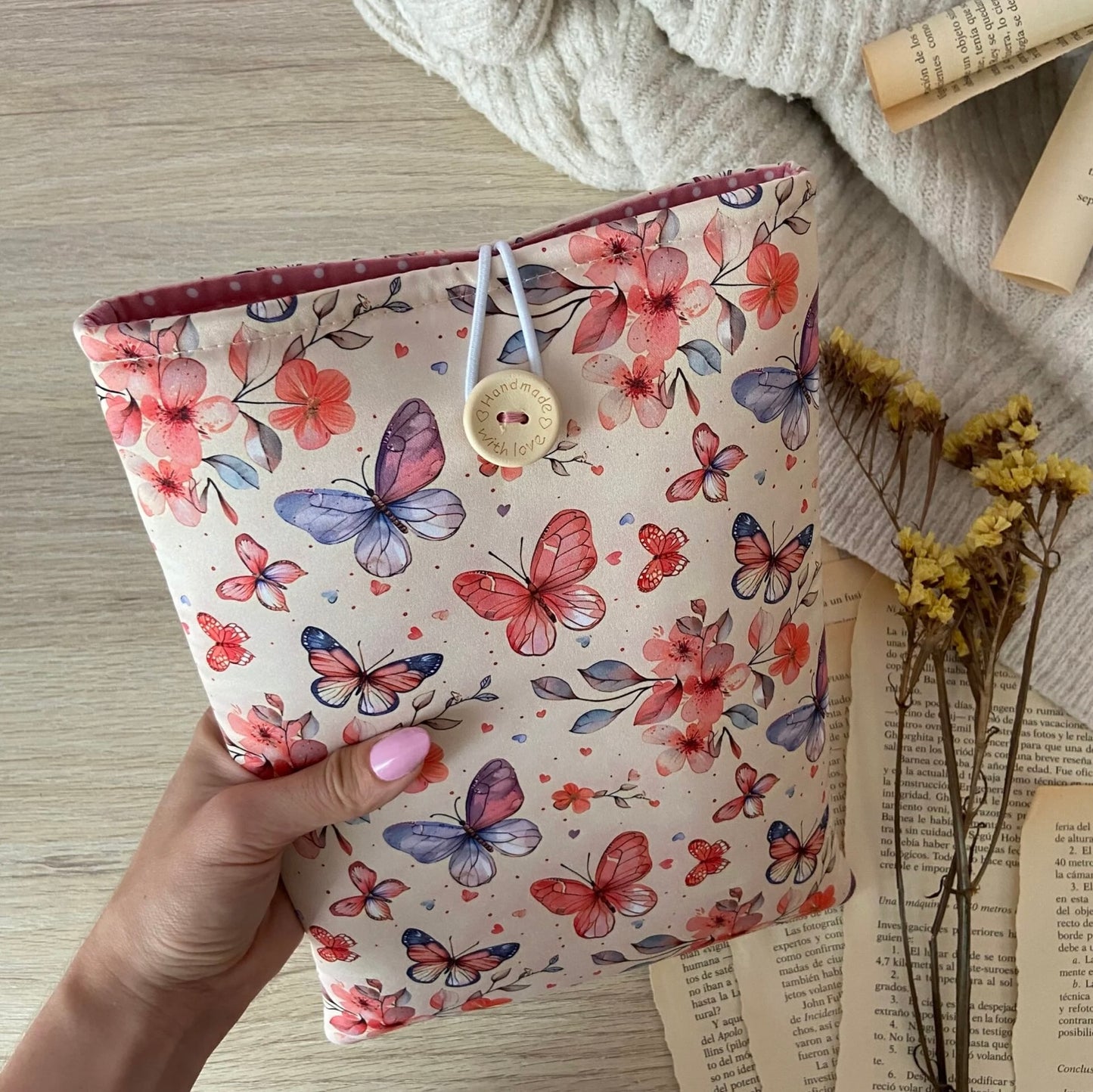Funda literaria mariposas y flores