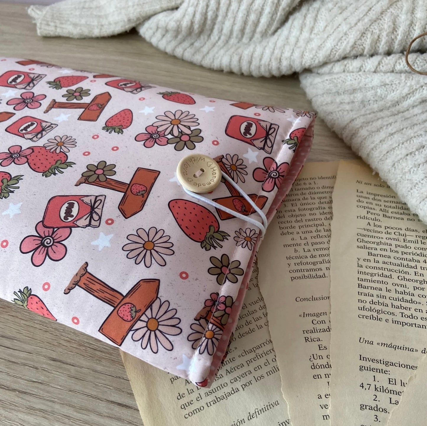Funda literaria strawberries jam