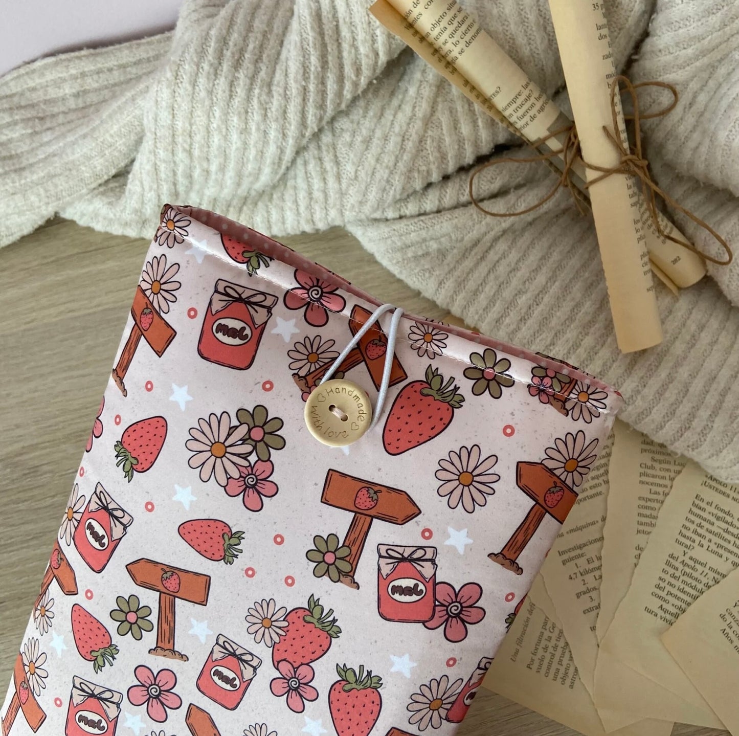 Funda literaria strawberries jam