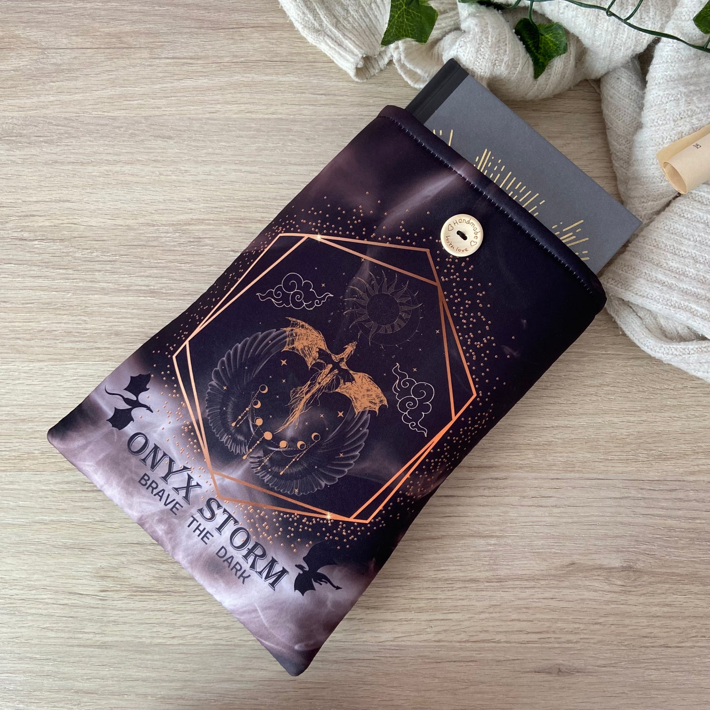 Funda literaria Onyx Storm