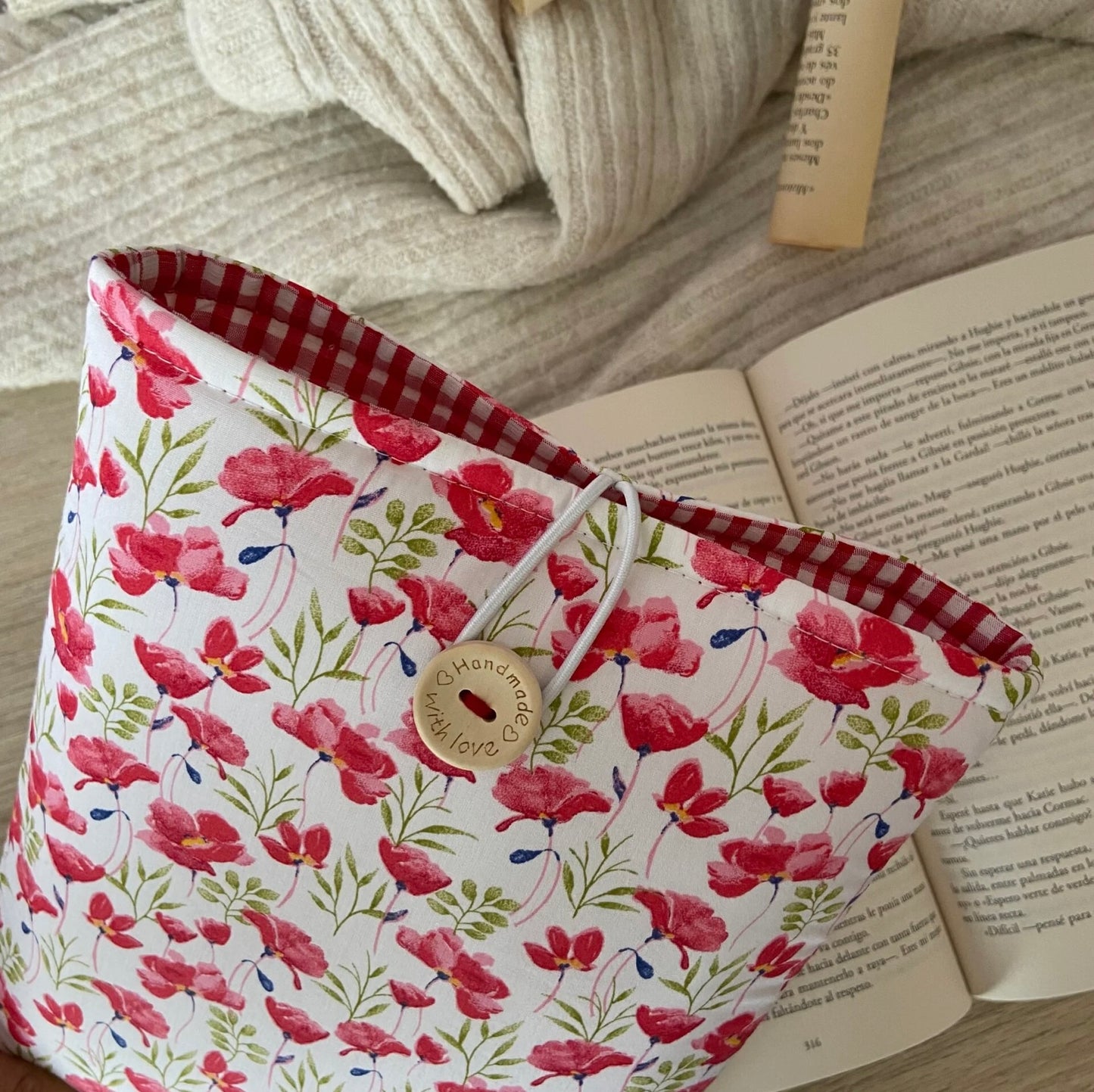 Funda literaria amapolas rojas