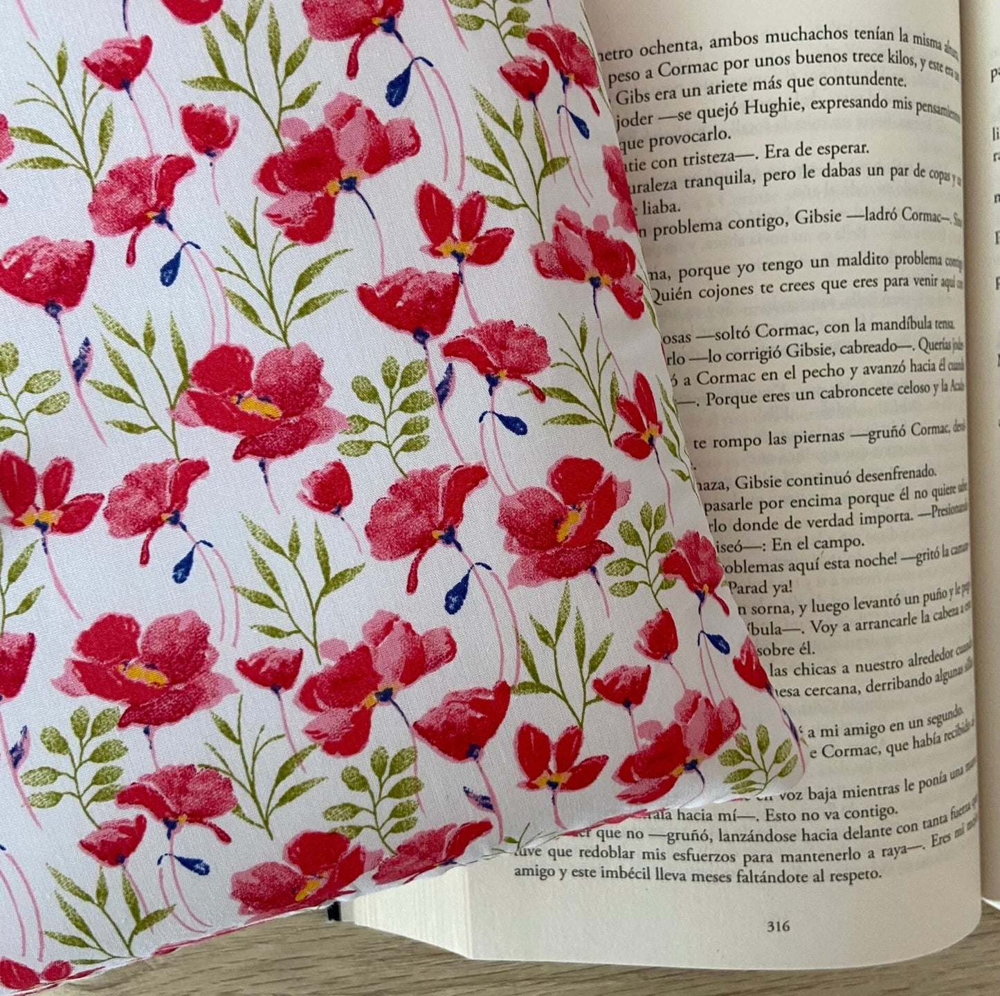 Funda literaria amapolas rojas