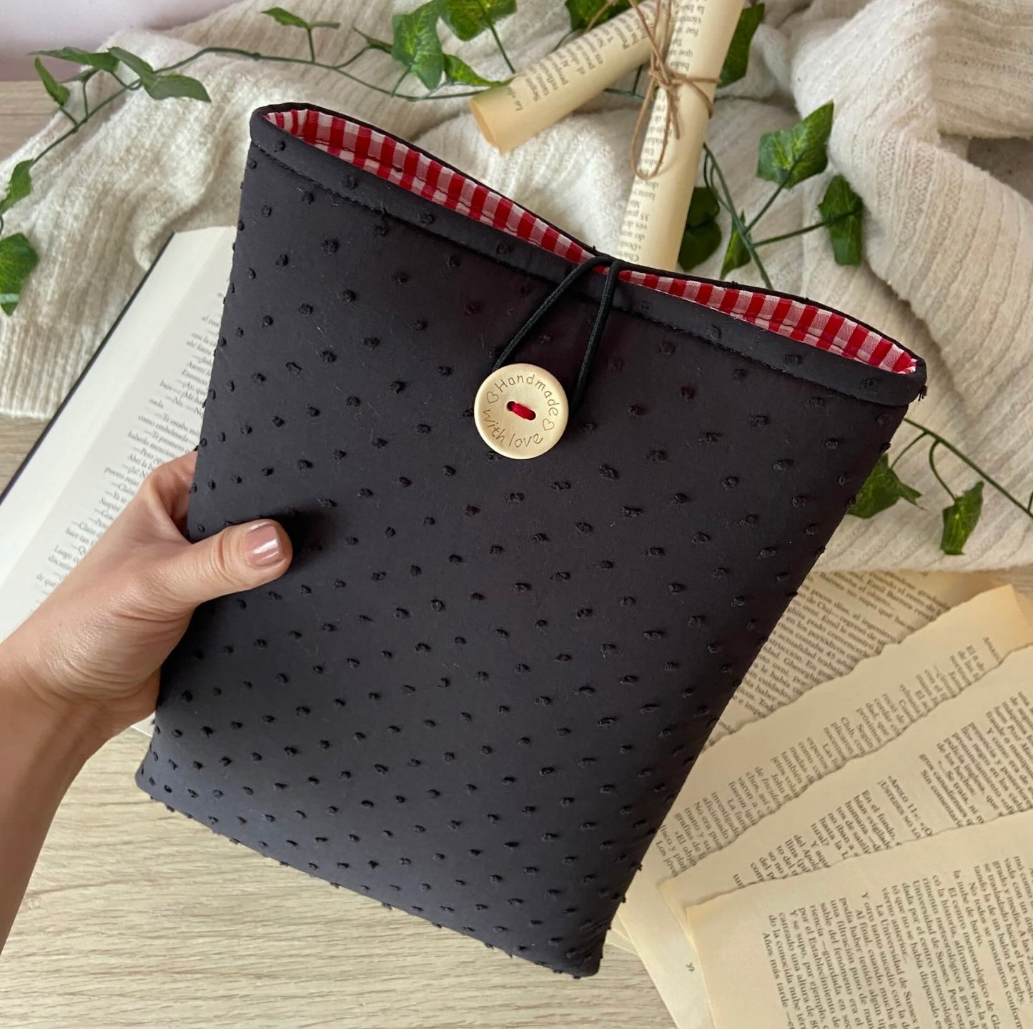 Funda literaria plumeti en negro