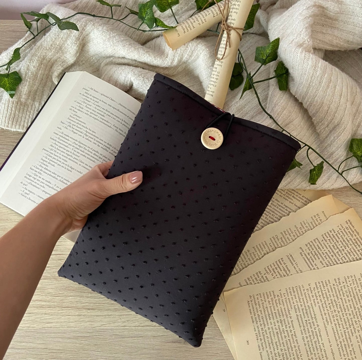 Funda literaria plumeti en negro
