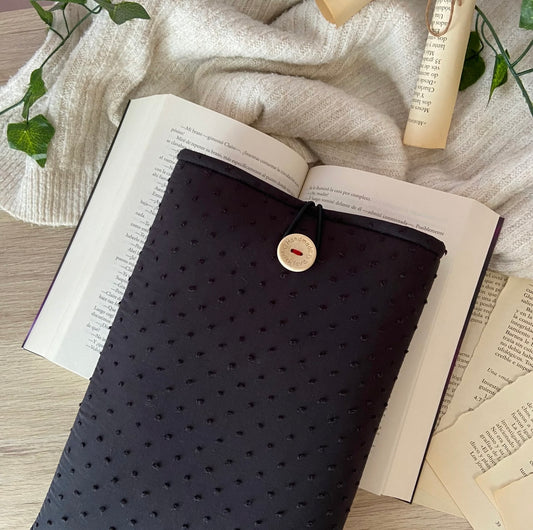 Funda literaria plumeti en negro