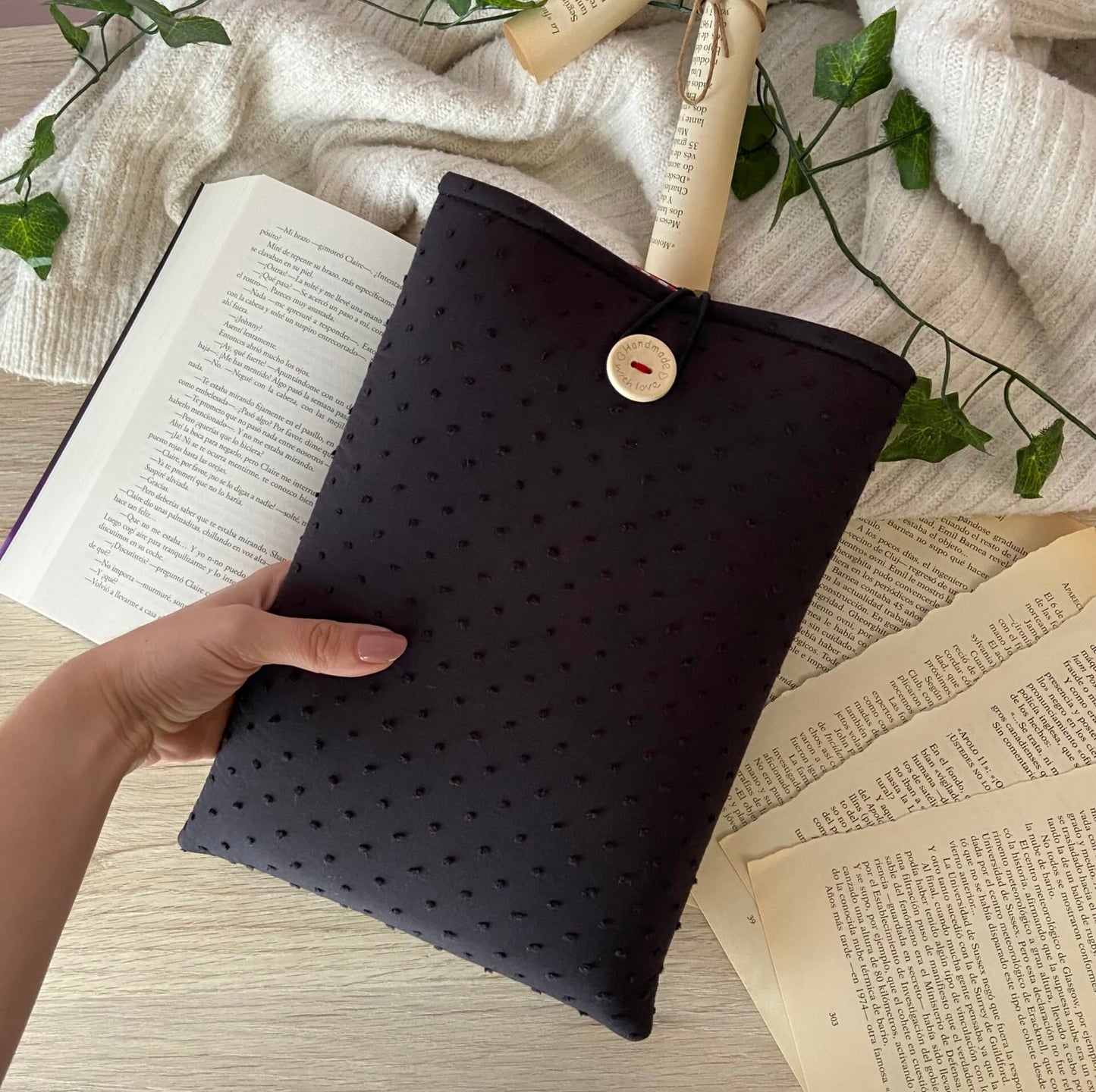 Funda literaria plumeti en negro