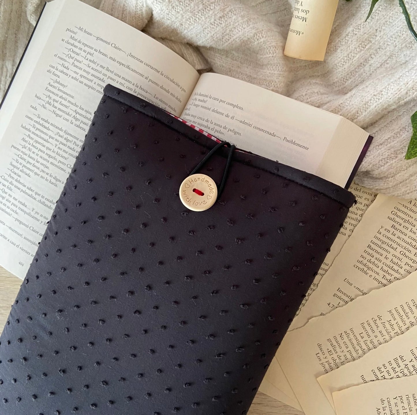 Funda literaria plumeti en negro