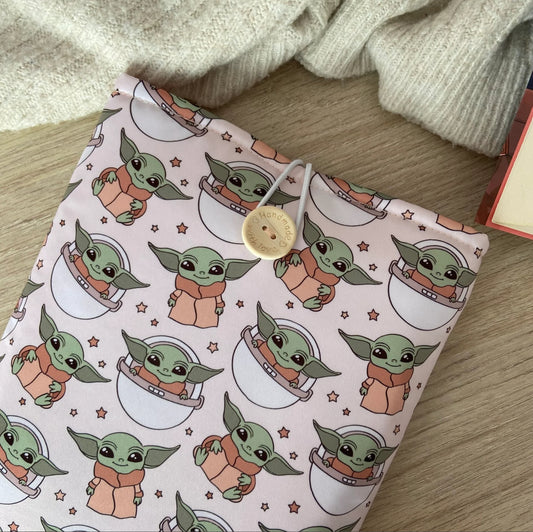 Funda literaria Yoda