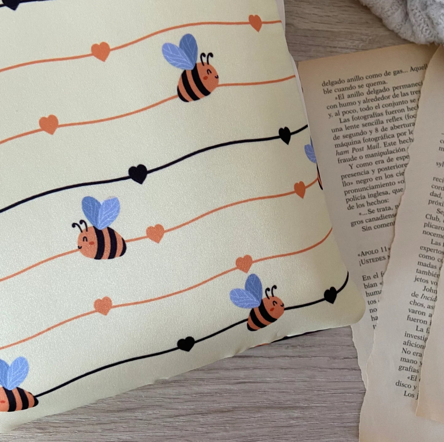 Funda literaria la colmena de abejas