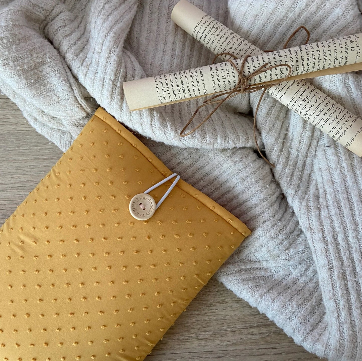 Funda literaria plumeti ocre