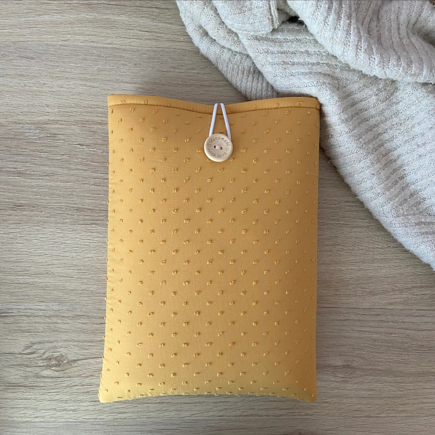 Funda literaria plumeti ocre