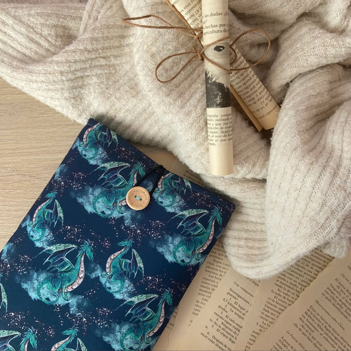 Funda literaria dragones
