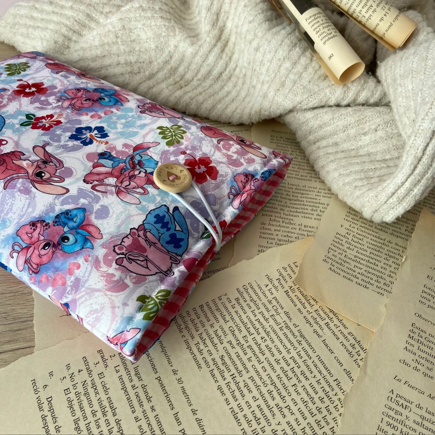 Funda literaria Stitch y Angel