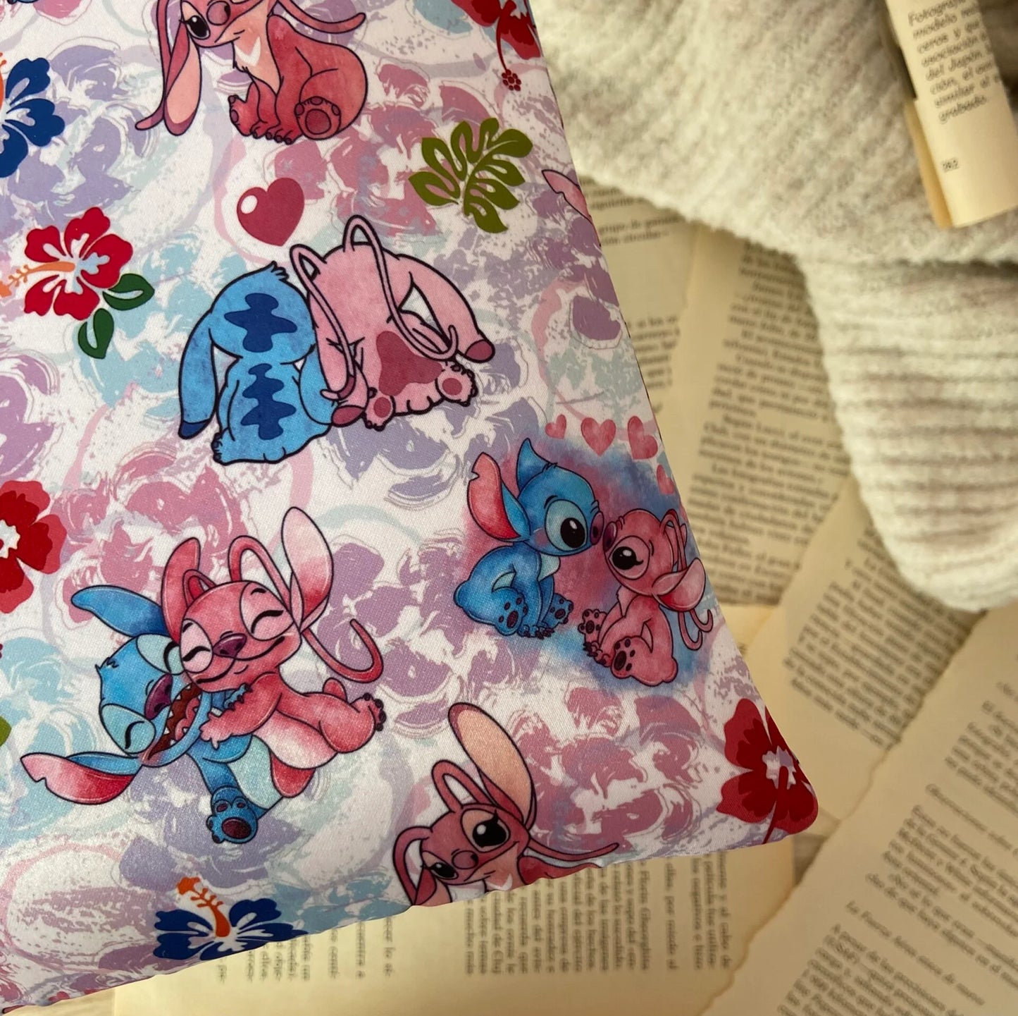 Funda literaria Stitch y Angel