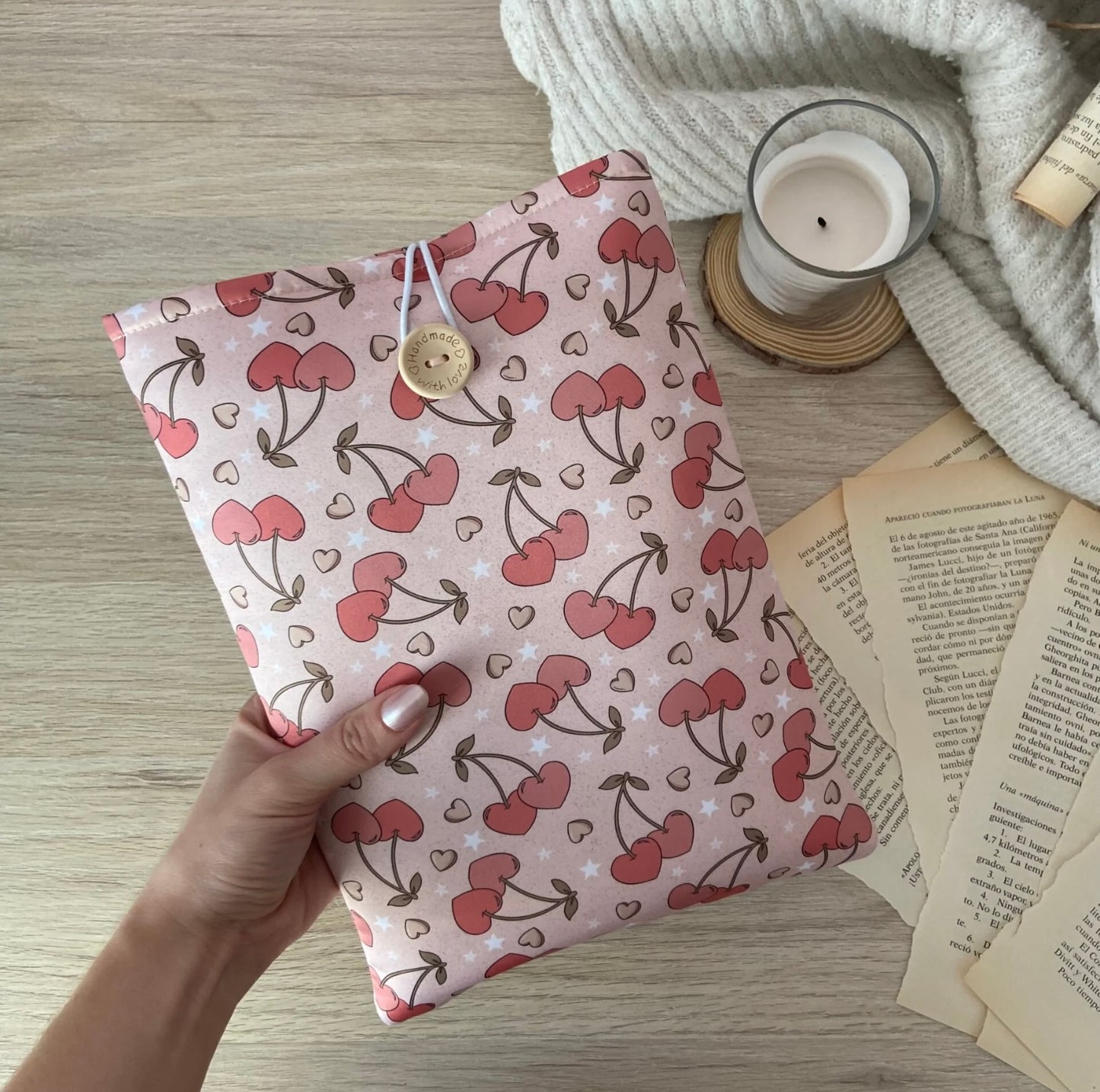 Funda literaria cerezas