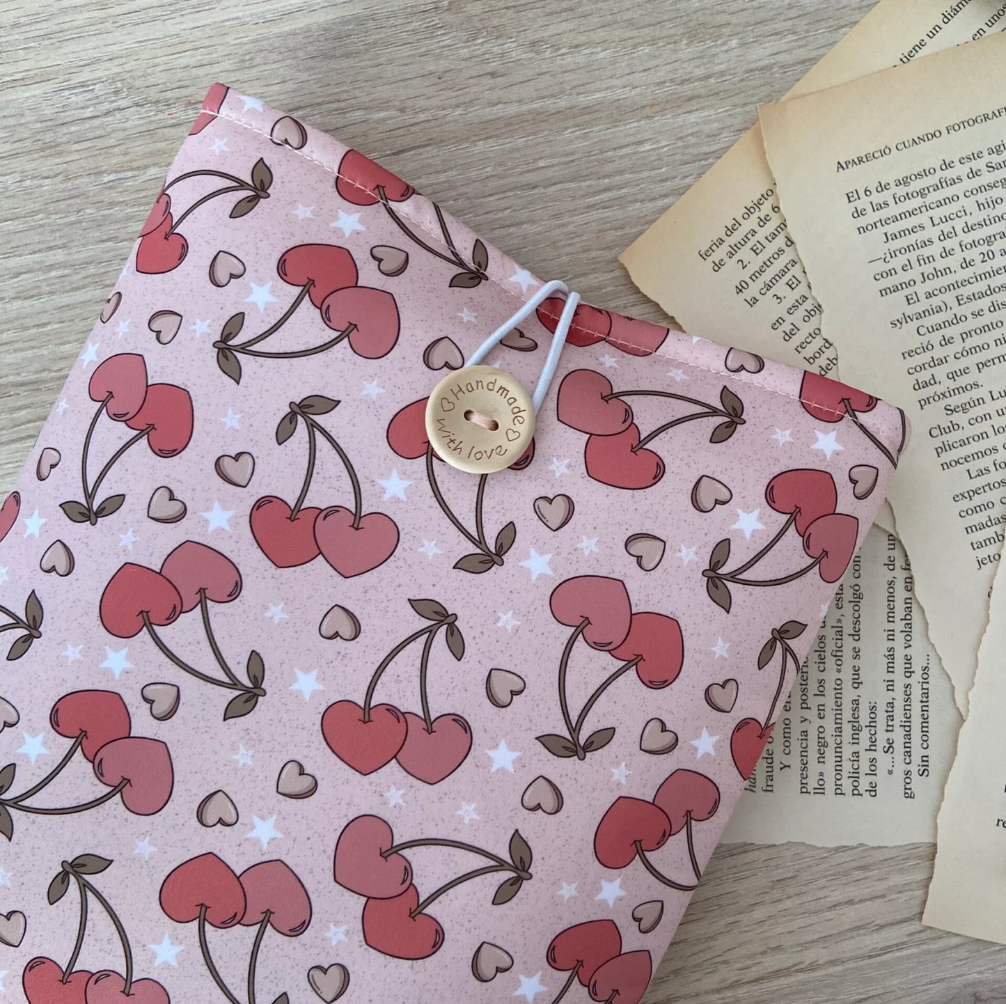 Funda literaria cerezas