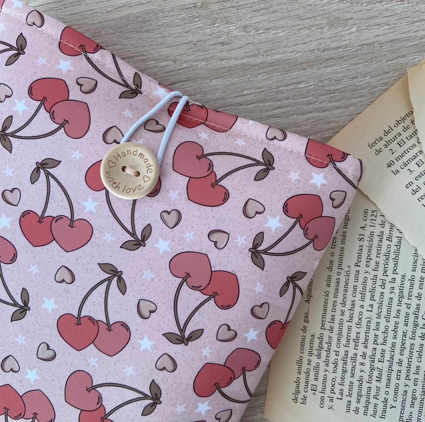 Funda literaria cerezas