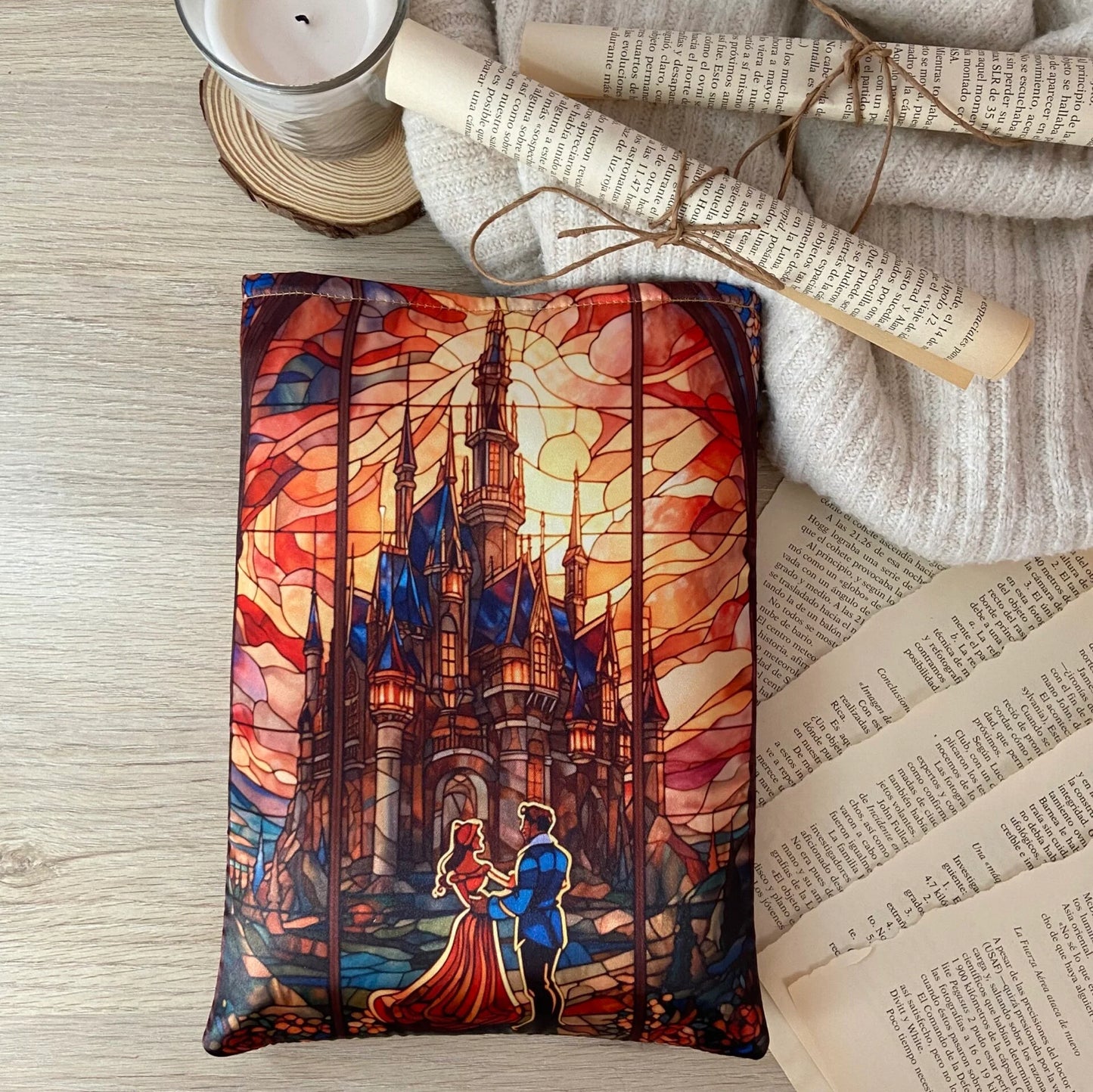 Funda literaria Bella y Bestia en su castillo