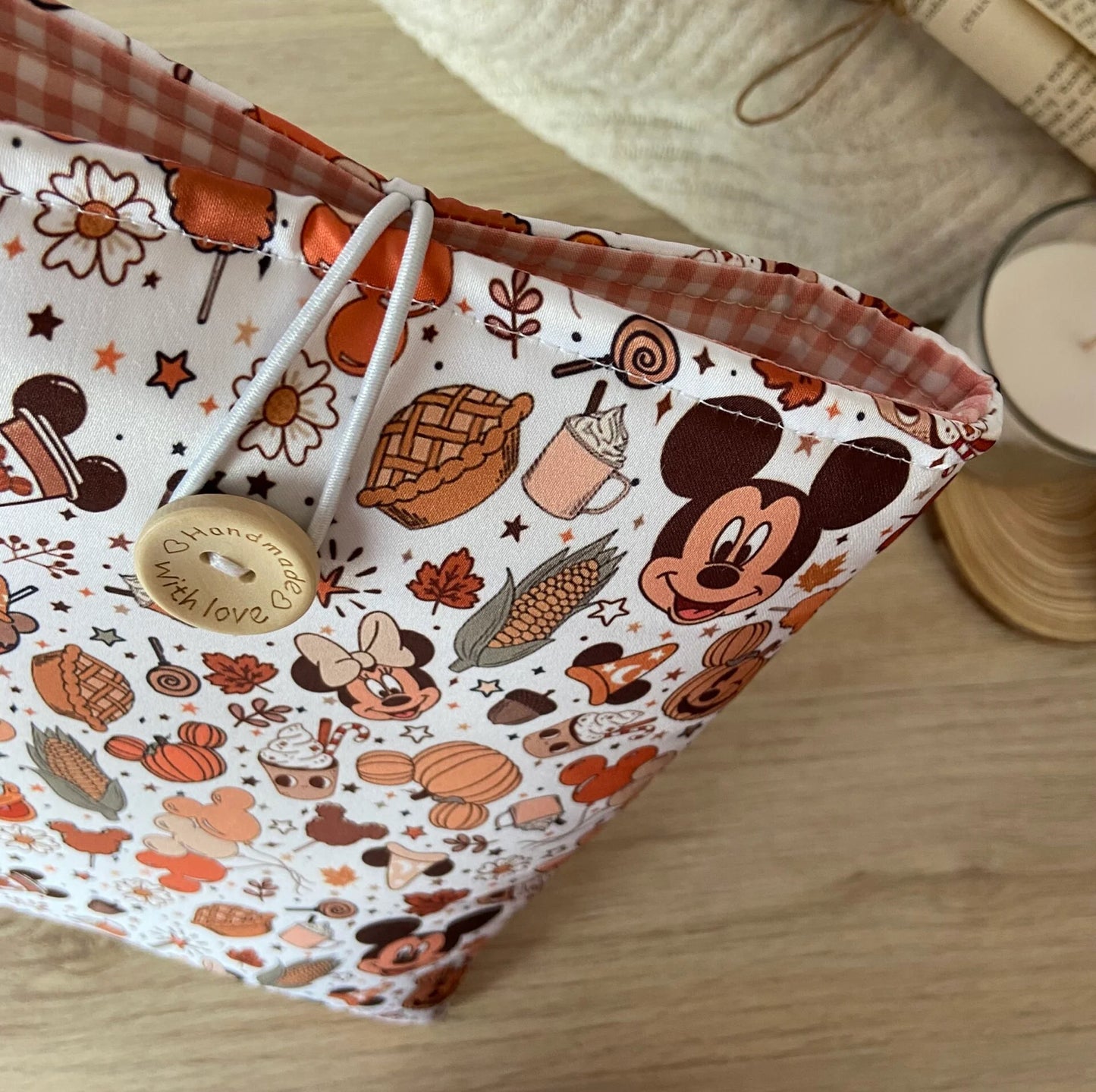 Funda literaria Otoño en Disney