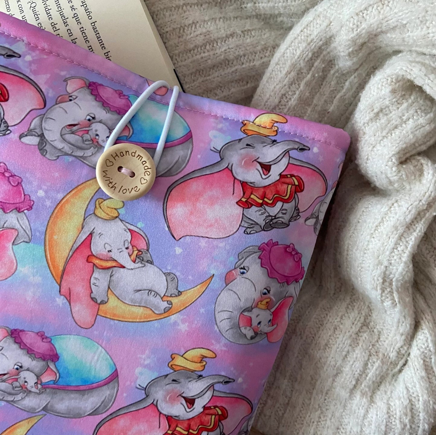 Funda literaria Dumbo durmiendo