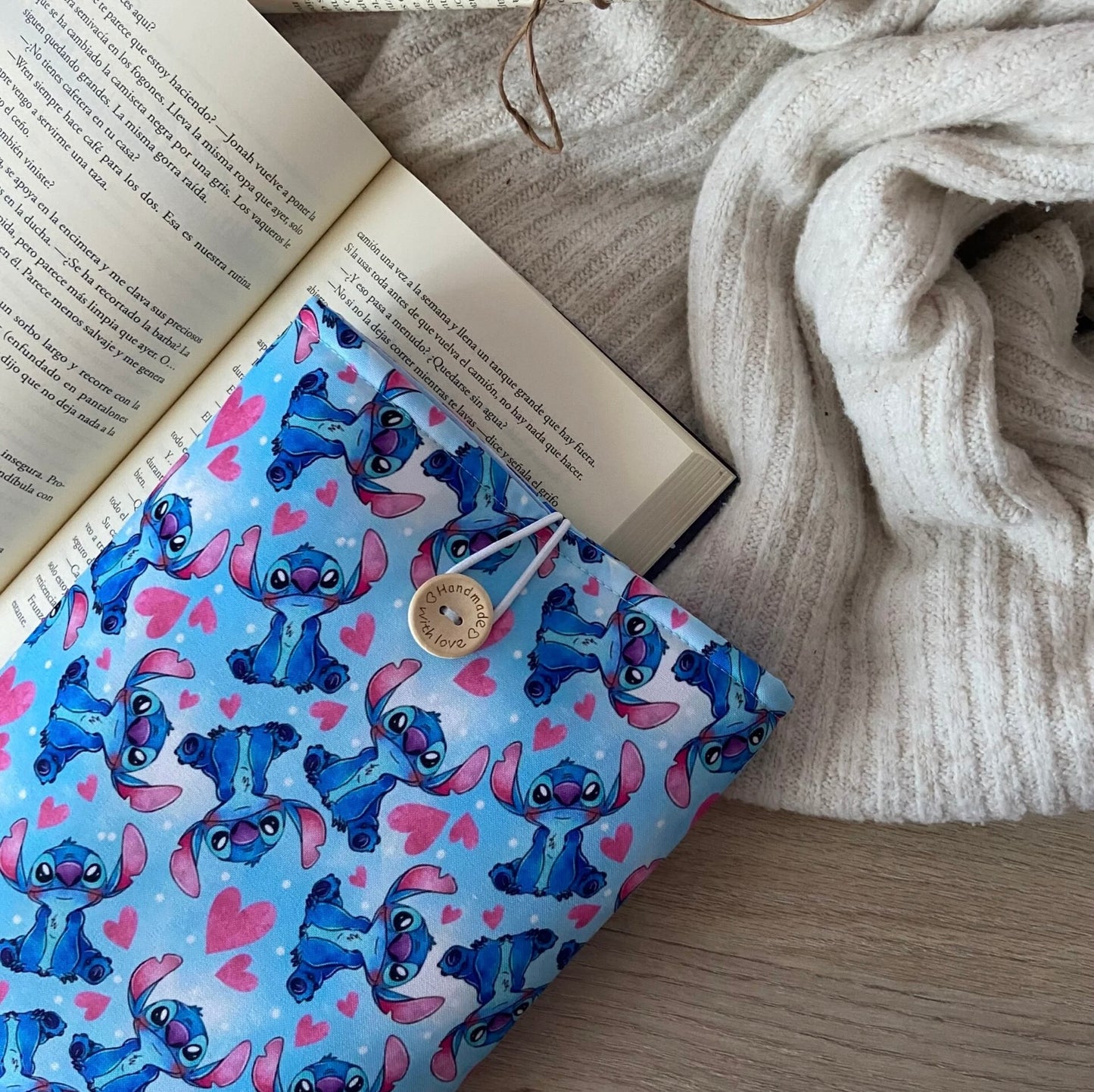 Funda literaria Stitch