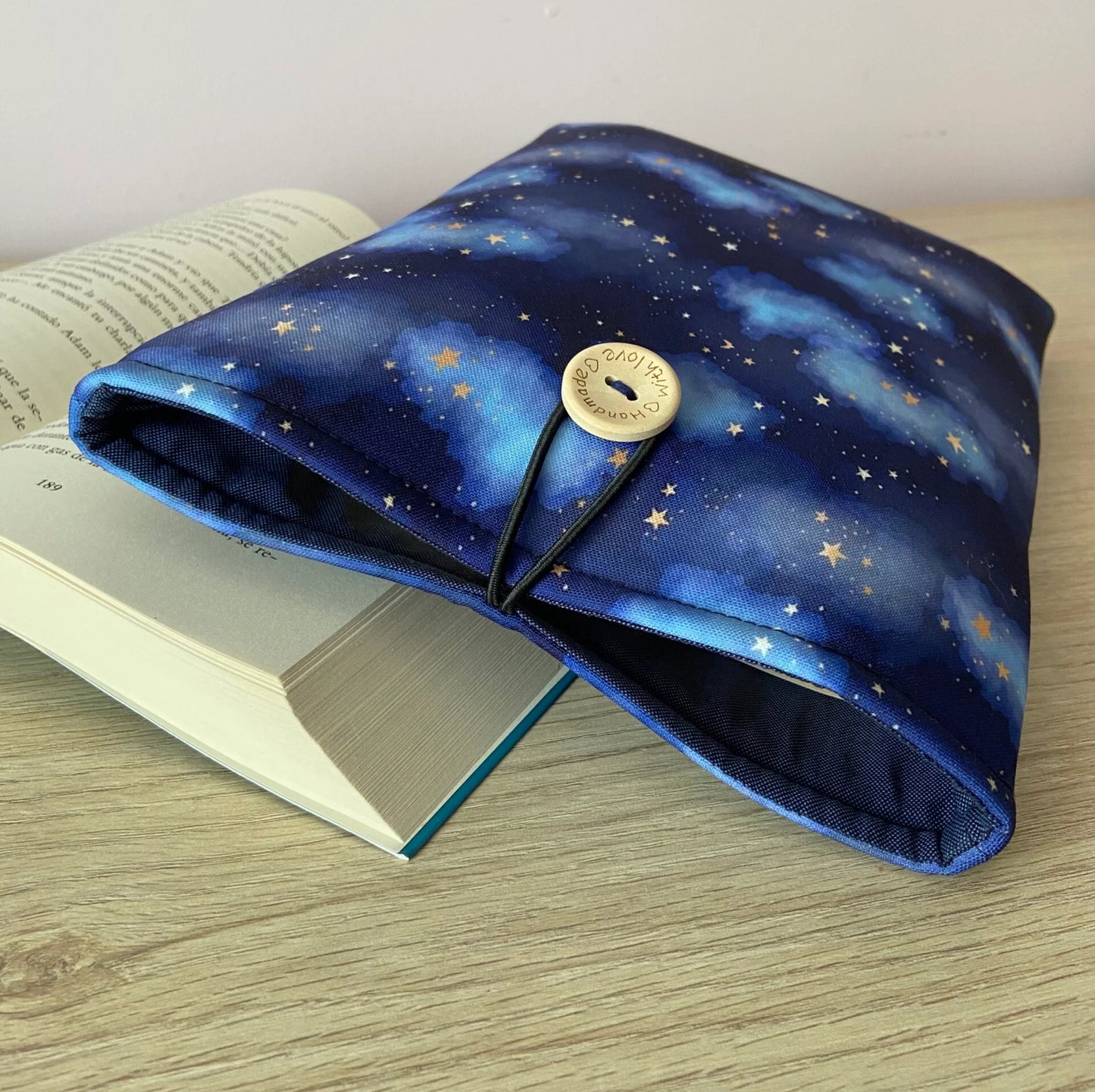 Funda literaria interestelar