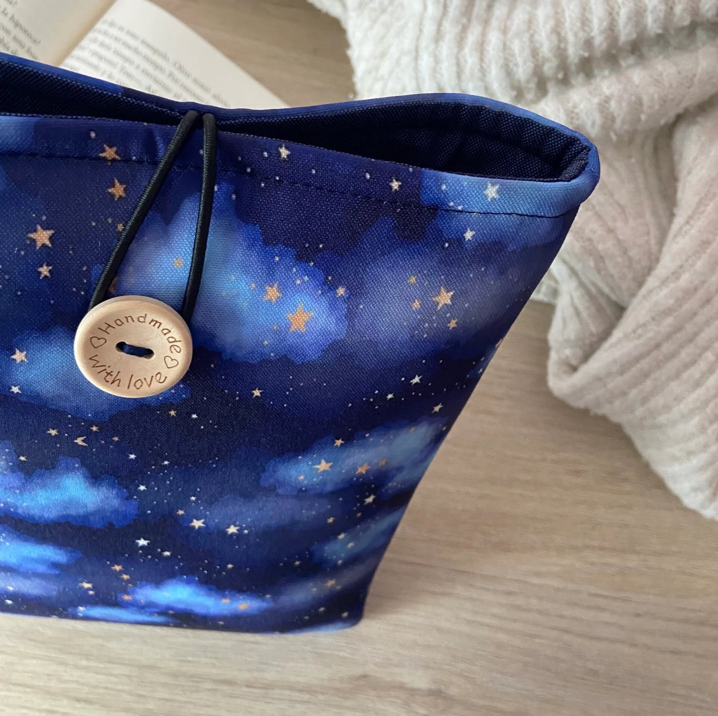 Funda literaria interestelar