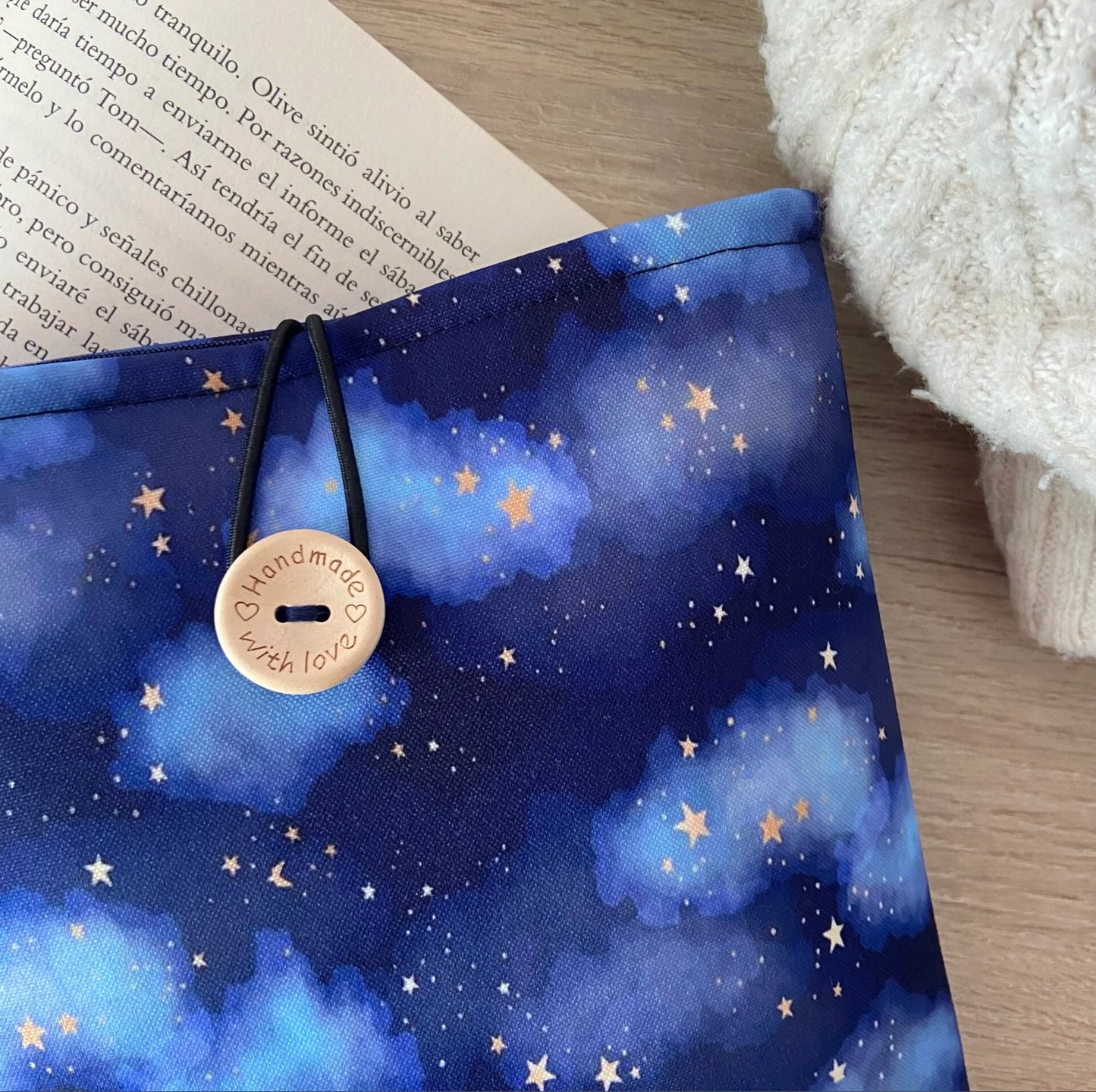 Funda literaria interestelar