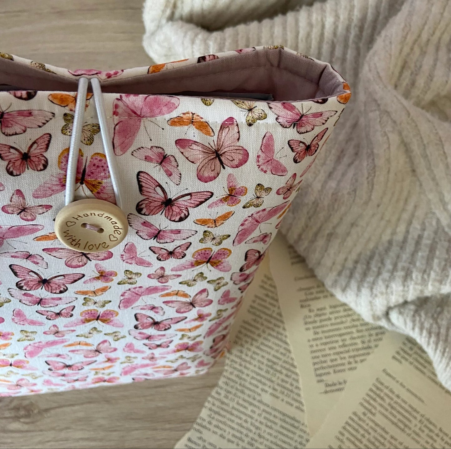 Funda literaria mariposas en rosa