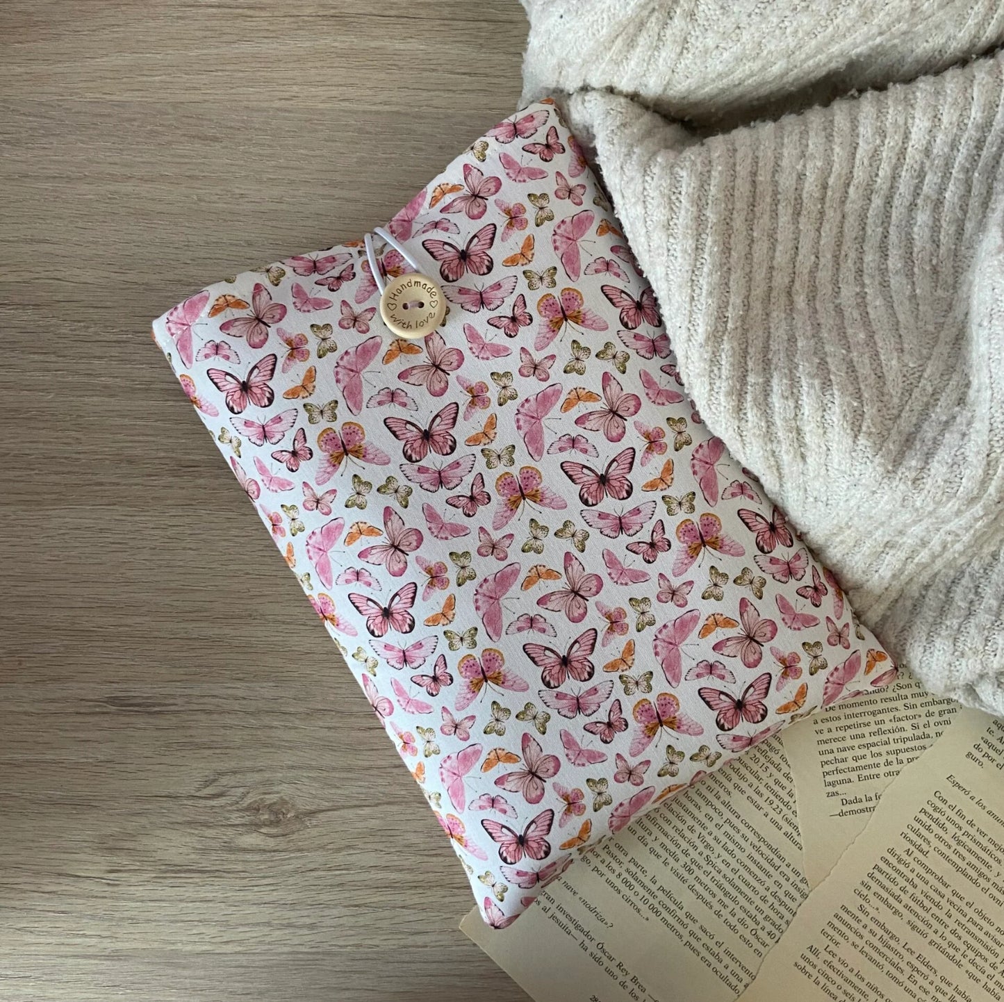 Funda literaria mariposas en rosa