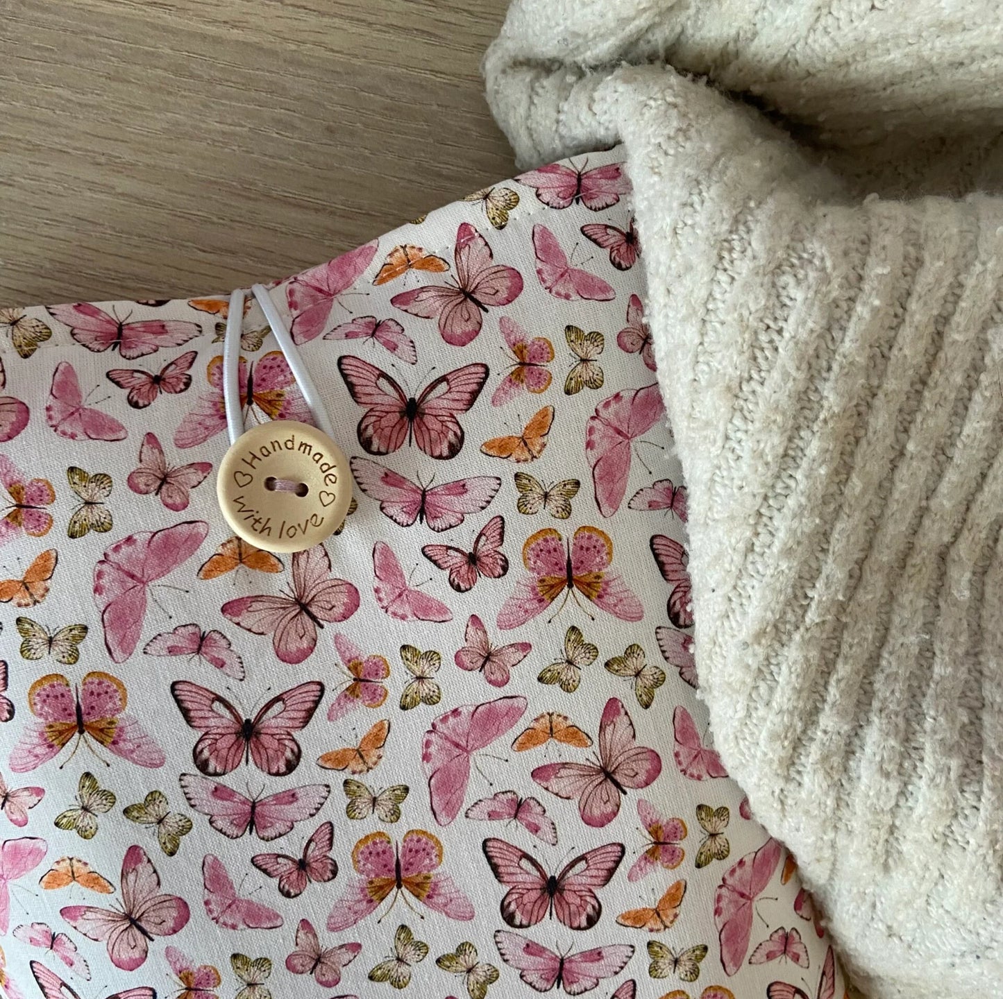 Funda literaria mariposas en rosa