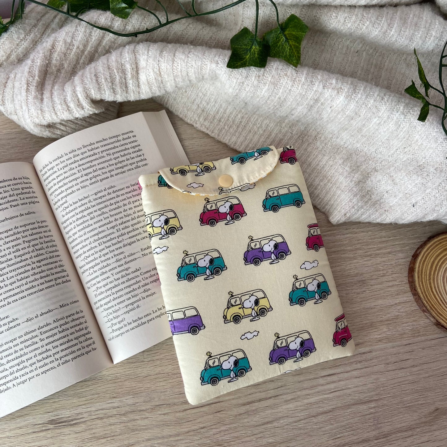 Funda kindle Snoopy en furgo
